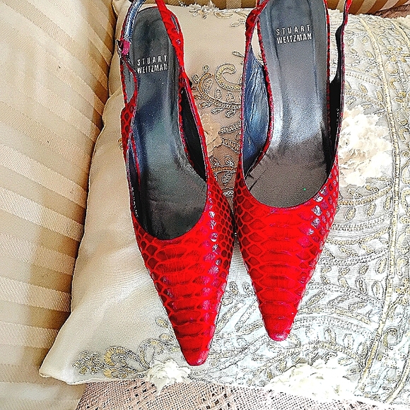 STUART WEITZMAN 8.5 M DARK RED CROCODILE EMBOSSED ALL LEATHER SLINGBACK HEELS - Picture 11 of 11